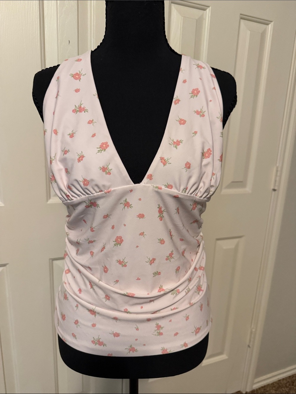 NWOT Aritzia Smooth Matter Wylder Halter Top size Large